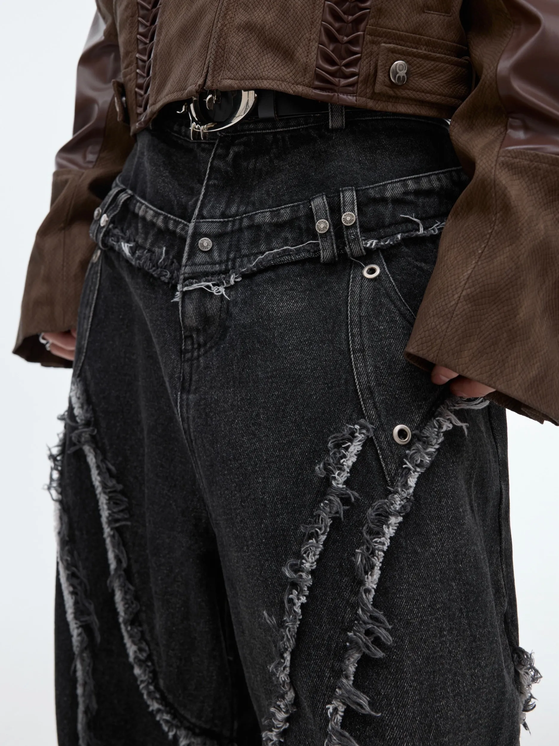 【24s Aug.】Washed Distressed Raw Edge Paneled Silhouette Jeans